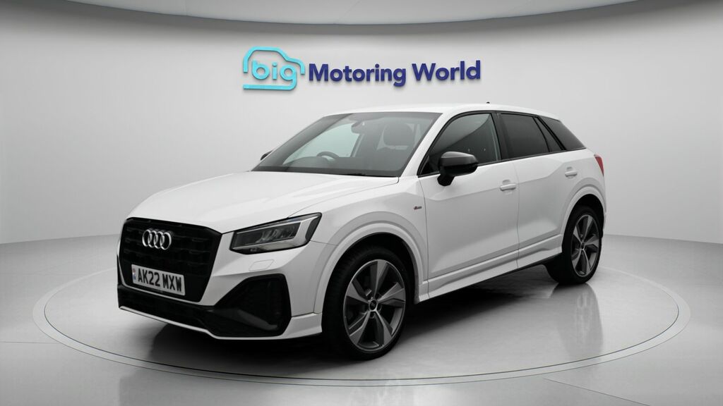 Audi Q2 Black Edition AK22MXW White #3