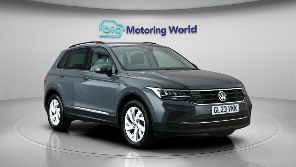 Volkswagen Tiguan Life Grey