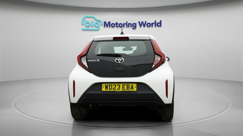 Toyota Aygo X Pure White #6