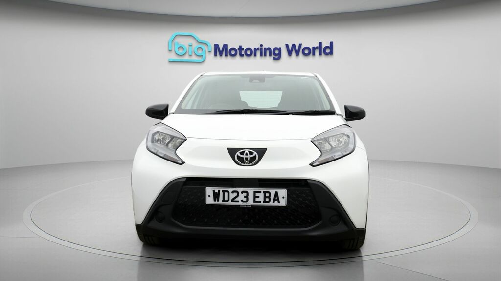 Toyota Aygo X Pure White #2
