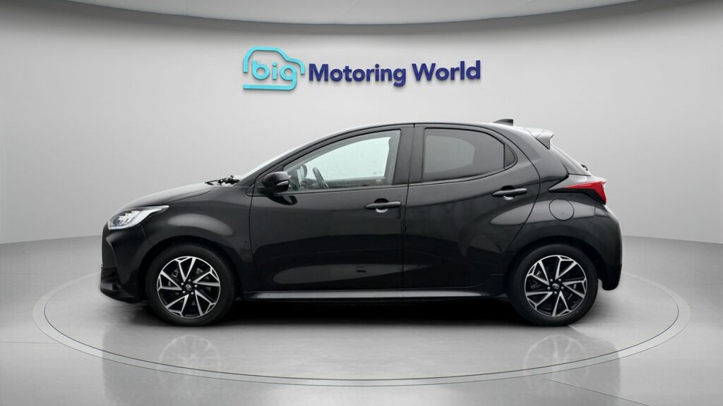 Toyota Yaris Design LM70YDK Black #4