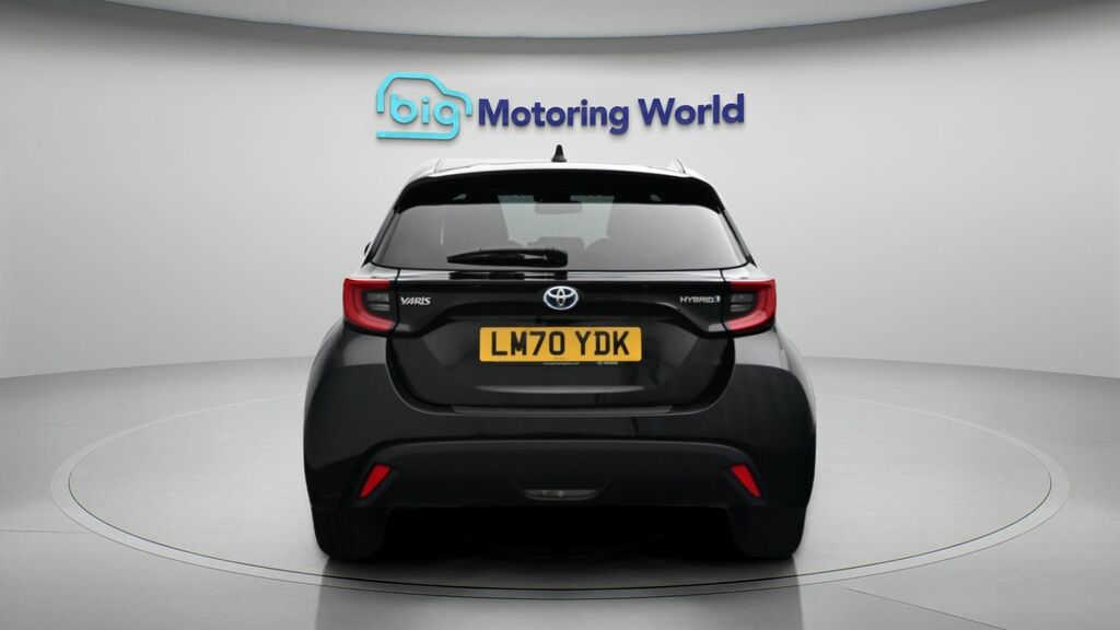 Toyota Yaris Design LM70YDK Black #6