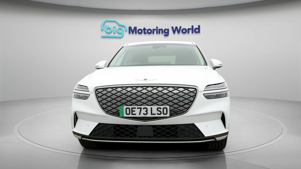 Genesis GV70 Sport White #2