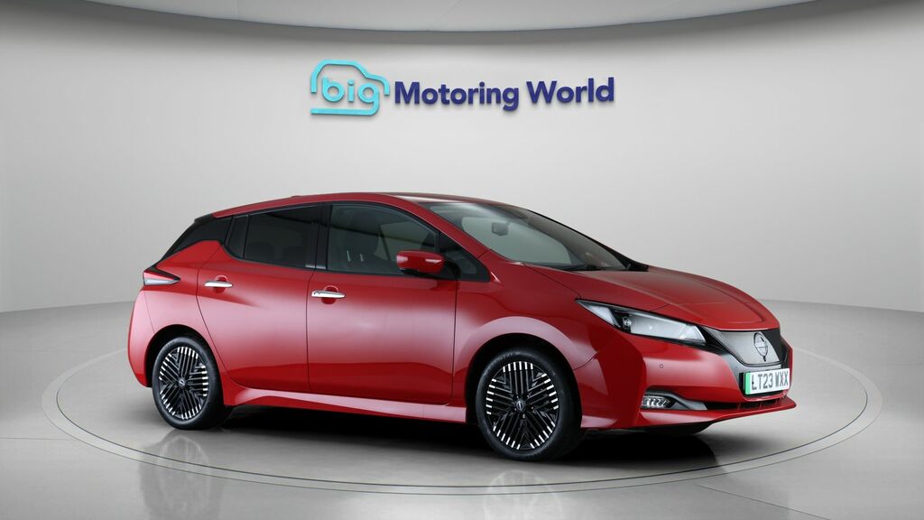 Nissan Leaf Tekna Red