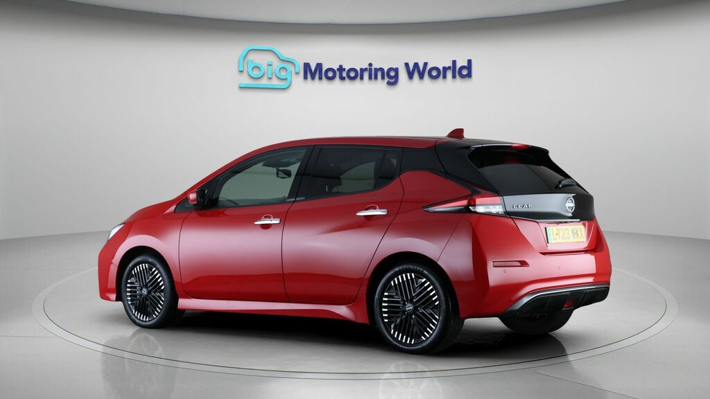 Nissan Leaf Tekna Red #5
