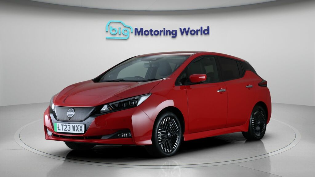 Nissan Leaf Tekna Red #3