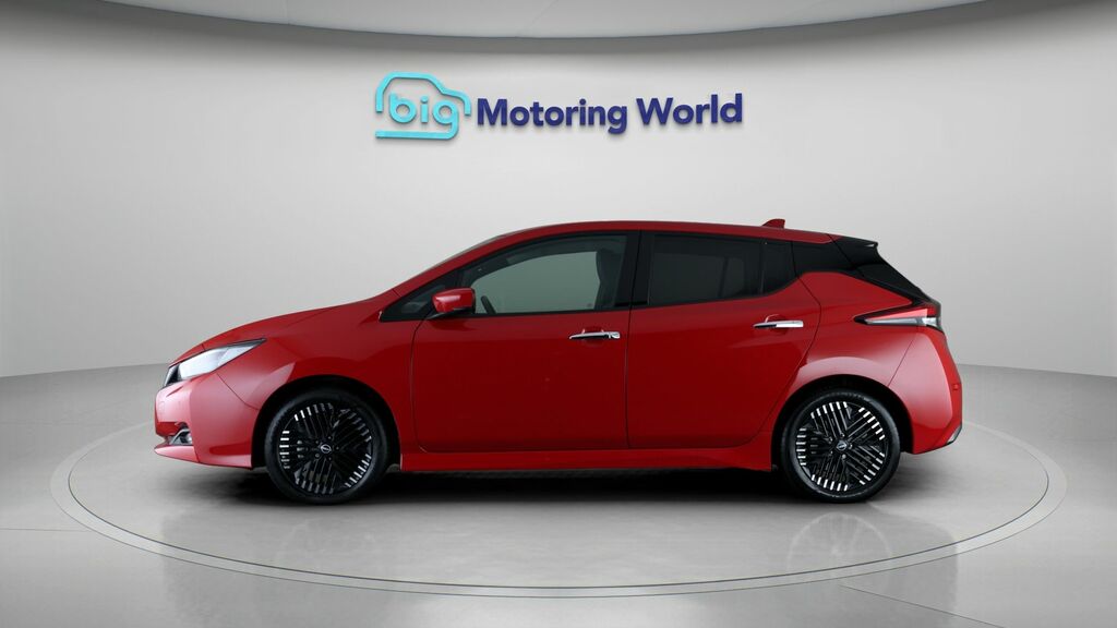 Nissan Leaf Tekna Red #4