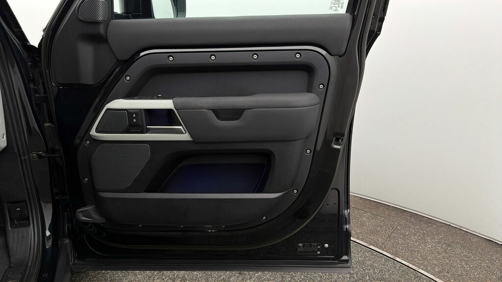 Land Rover Defender 110 X-dynamic Se Green #14