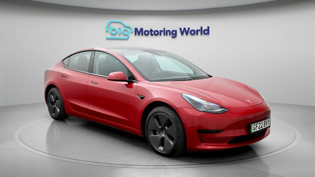 Tesla Model 3 Standard Range Plus Red