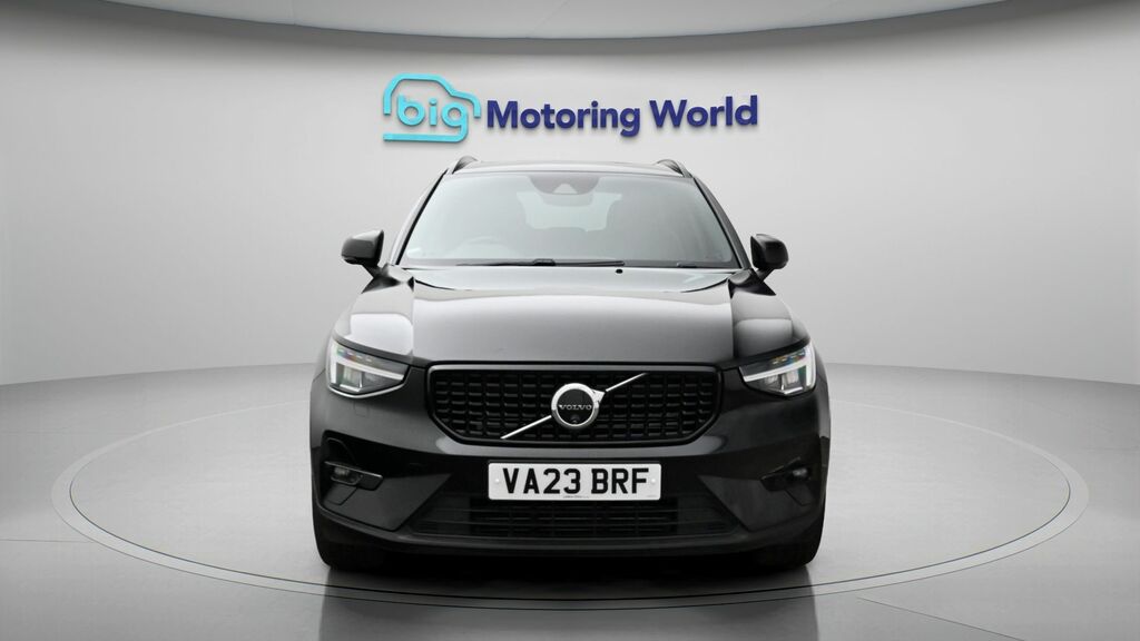 Volvo XC40 Ultimate Dark Black #2