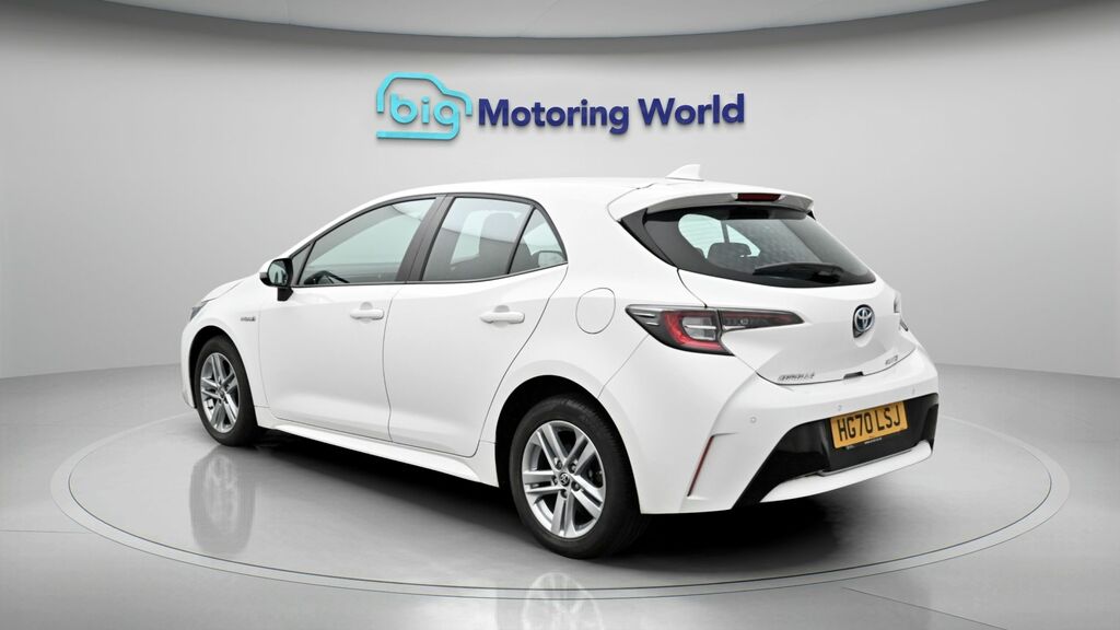 Toyota Corolla Icon White #5