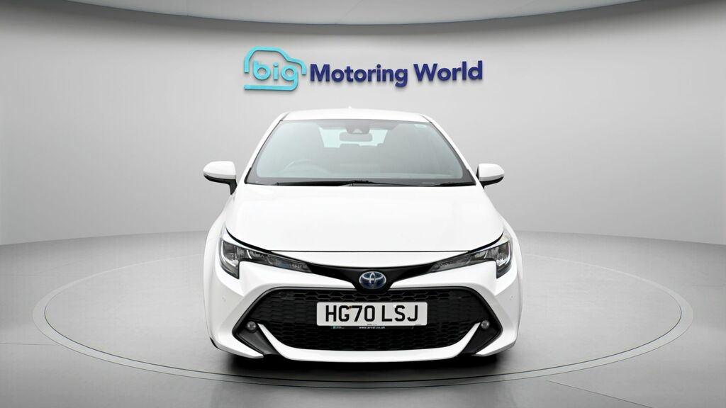 Toyota Corolla Icon White #2