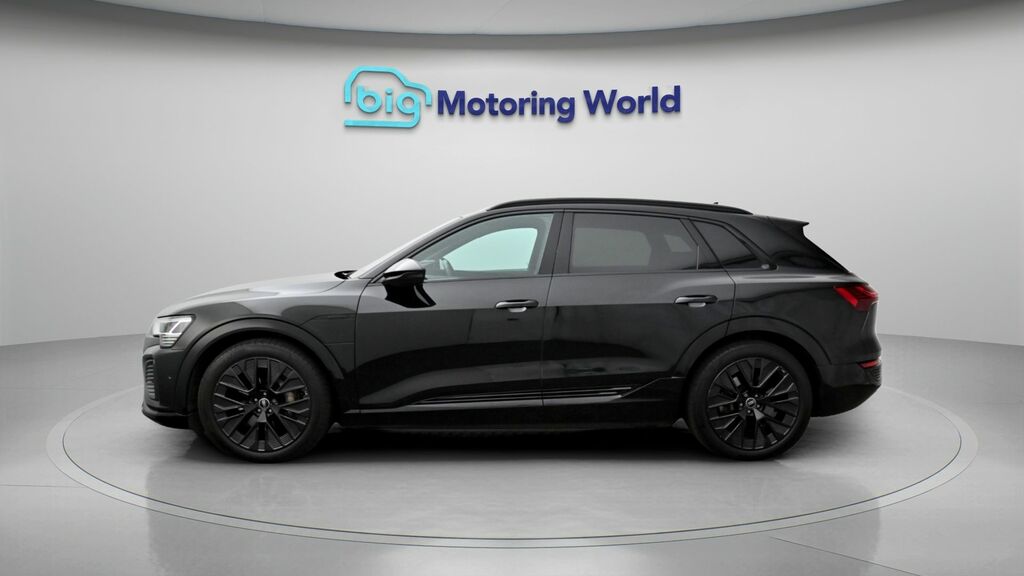 Audi Q8 e tron Black Edition Black #4
