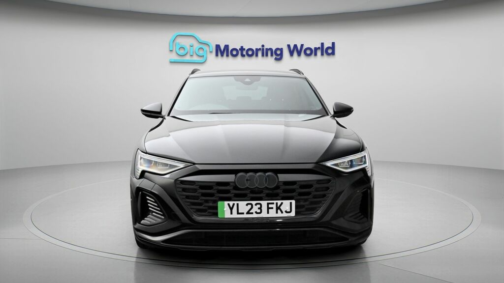 Audi Q8 e tron Black Edition Black #2