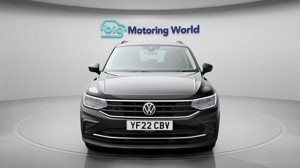 Volkswagen Tiguan Life YF22CBV Black #2