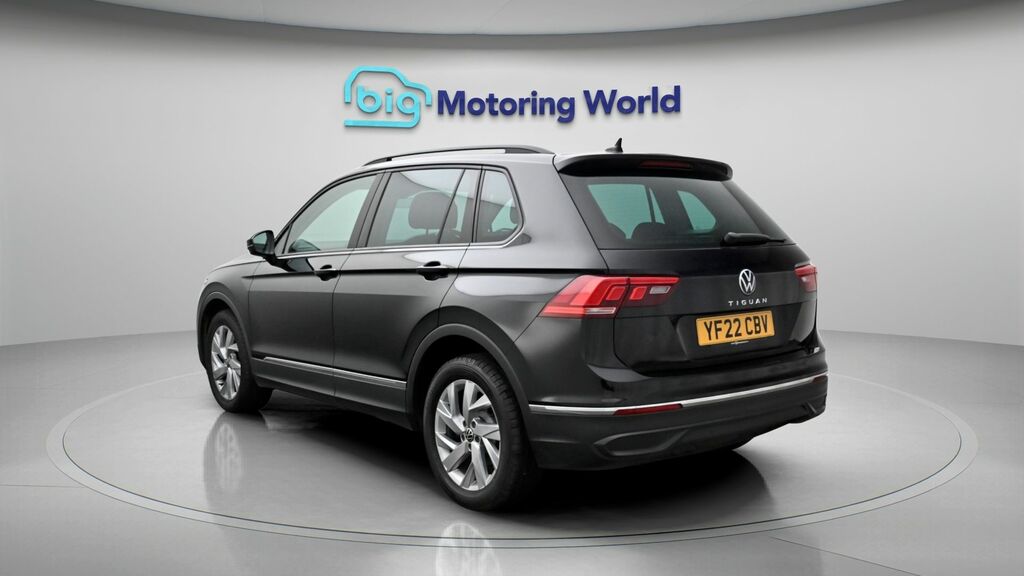 Volkswagen Tiguan Life YF22CBV Black #5