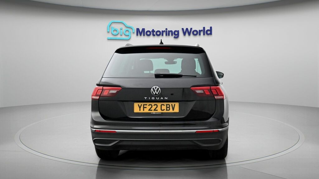 Volkswagen Tiguan Life YF22CBV Black #6