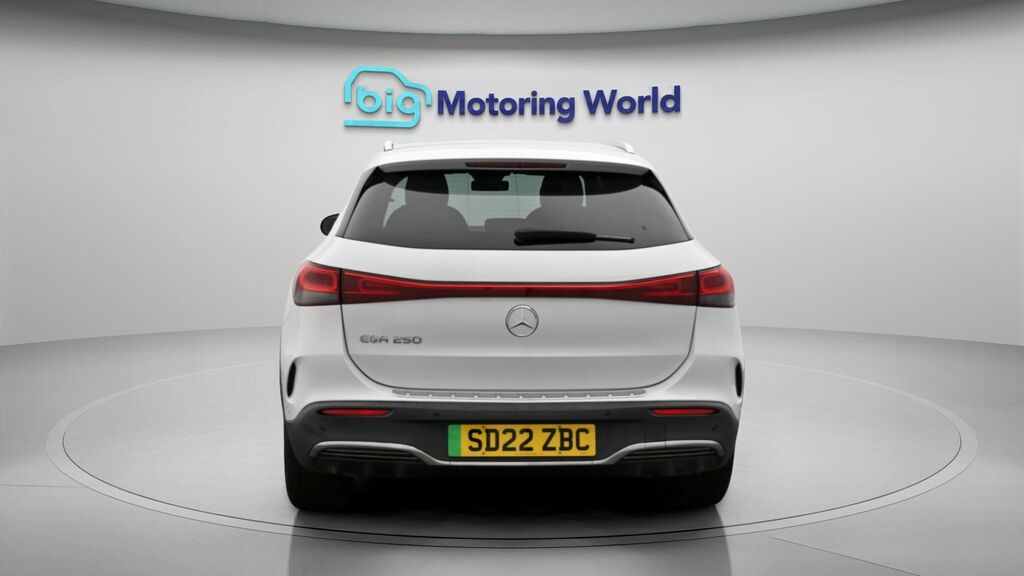 Mercedes-Benz EQA Amg Line White #6