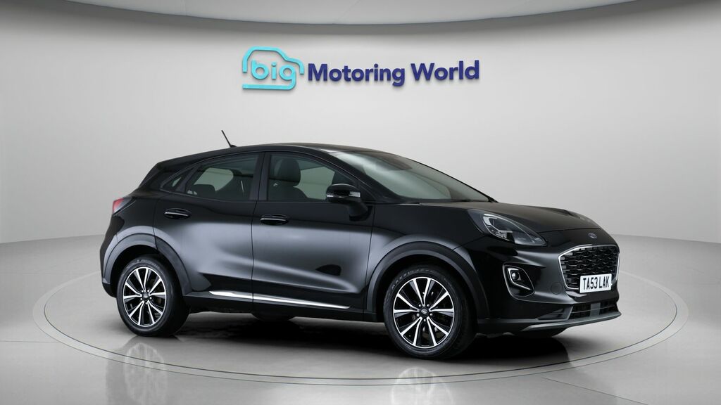 Ford Puma Titanium Black