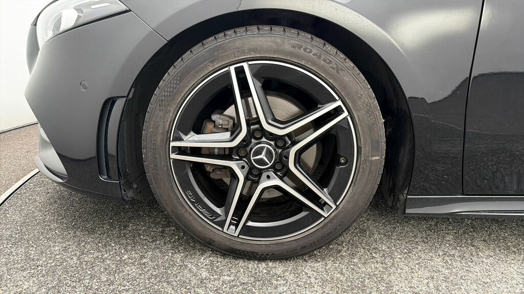 Mercedes-Benz A Class A180 Amg Line Executive White #17
