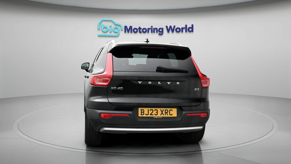 Volvo XC40 Core Black #6