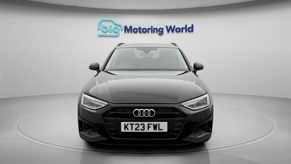 Audi A4 Avant Sport Edition Black #2