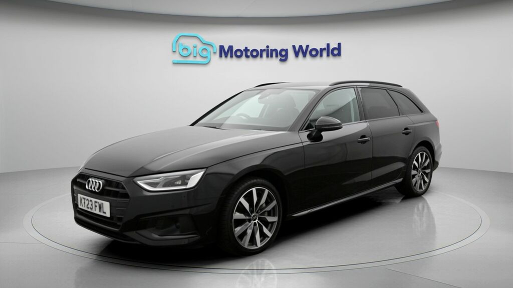 Audi A4 Avant Sport Edition Black #3