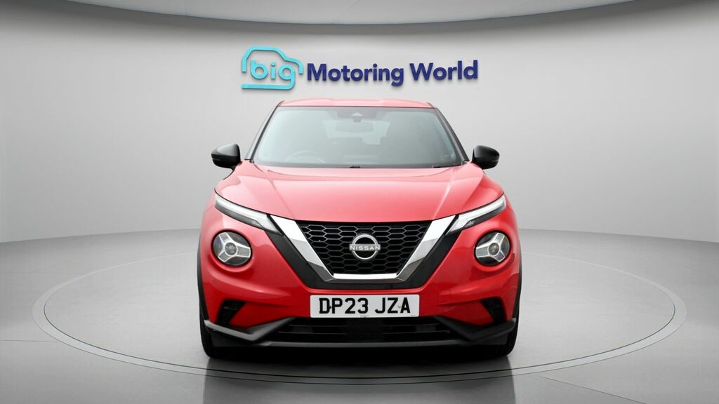 Nissan Juke N-connecta Red #2