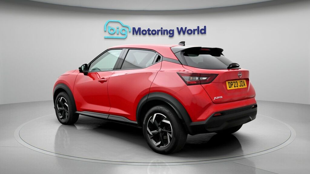 Nissan Juke N-connecta Red #5