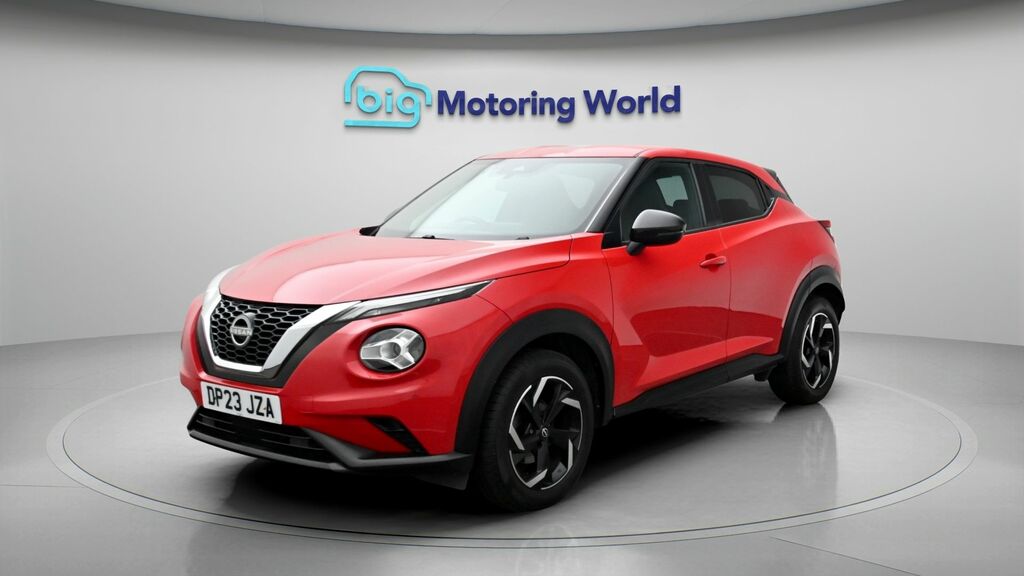 Nissan Juke N-connecta Red #3