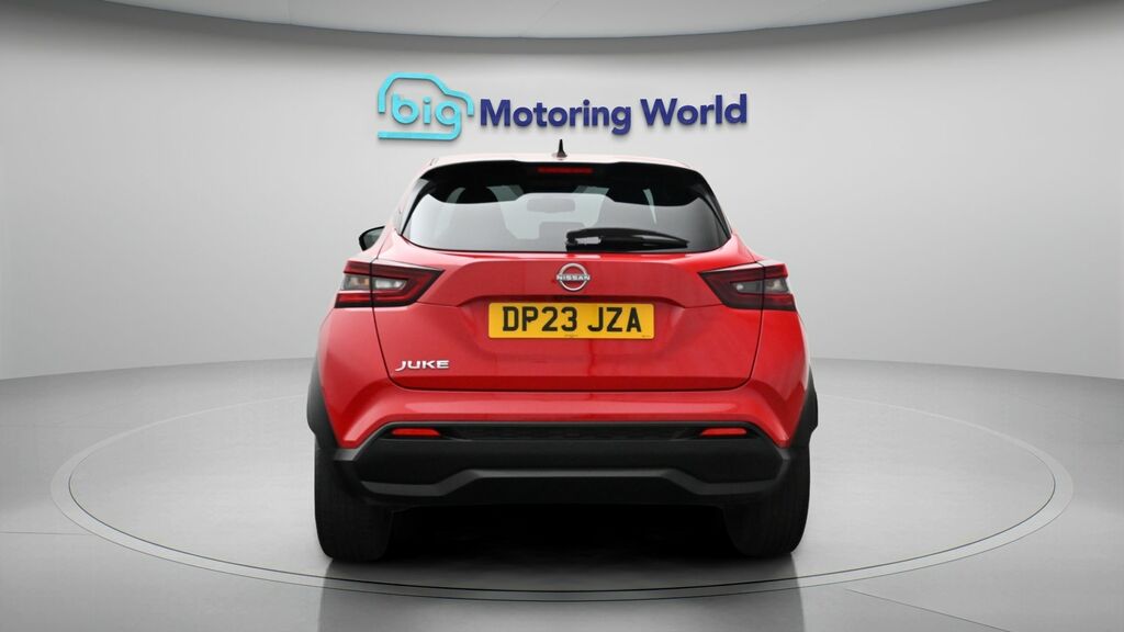 Nissan Juke N-connecta Red #6