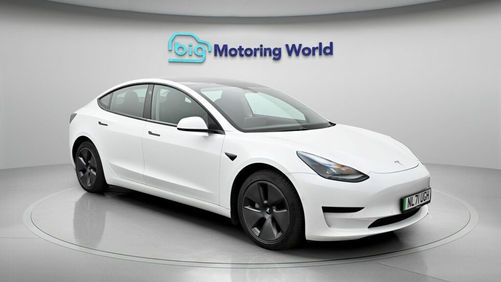 Tesla Model 3 Standard Range Plus White