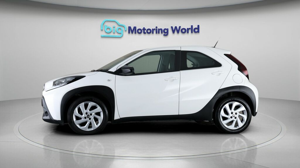 Toyota Aygo X Pure KT22HBZ White #4