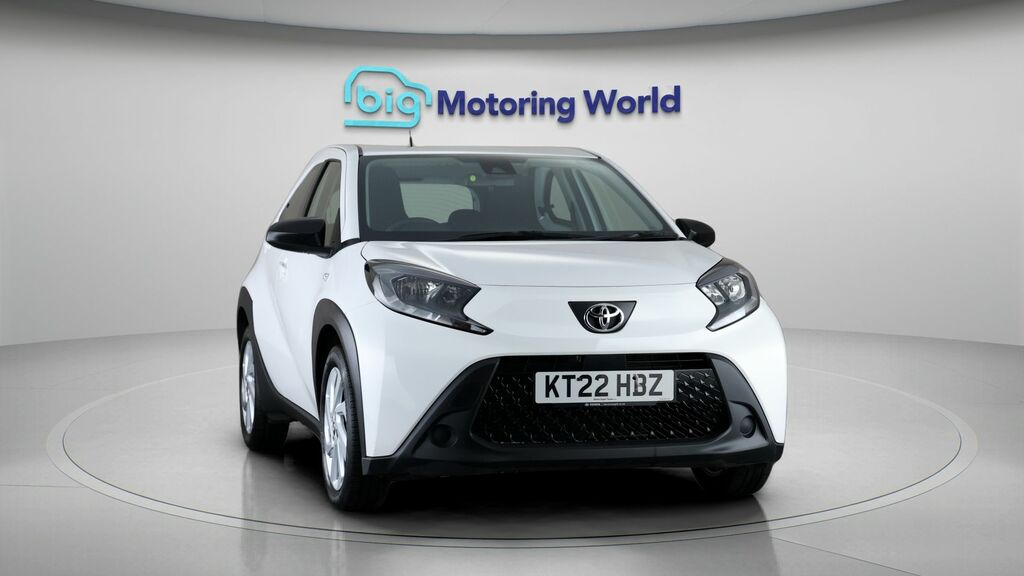 Toyota Aygo X Pure KT22HBZ White #2