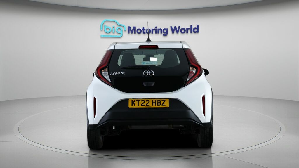 Toyota Aygo X Pure KT22HBZ White #6