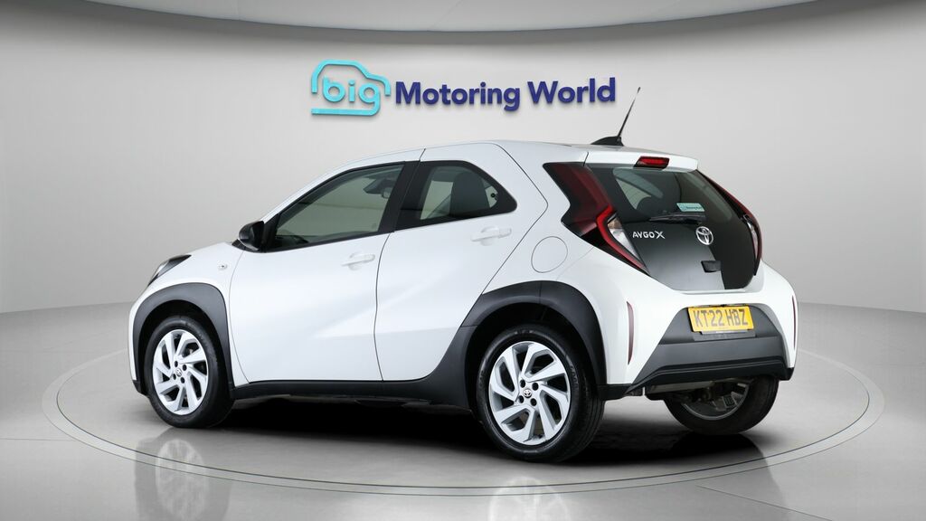 Toyota Aygo X Pure KT22HBZ White #5