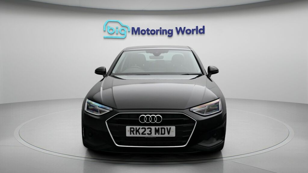 Audi A4 Technik Black #2