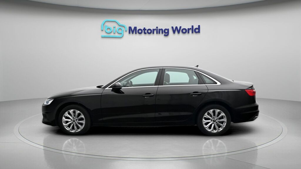 Audi A4 Technik Black #4