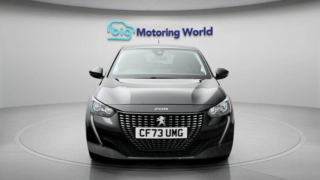 Peugeot 208 Allure Premium Black #2