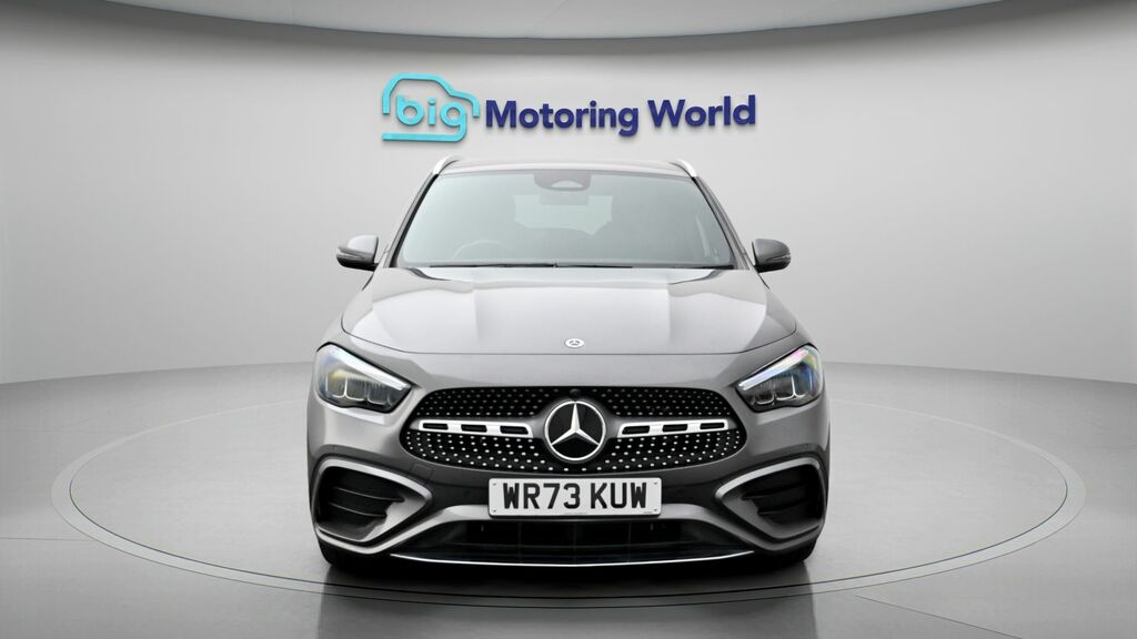 Mercedes-Benz GLA Class Amg Line Grey #2