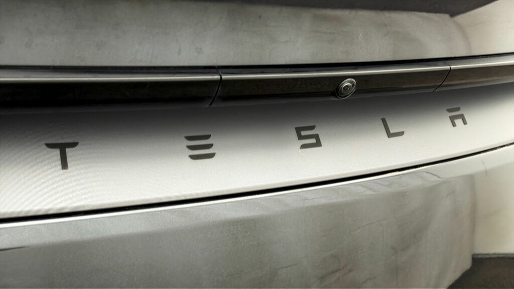 Tesla Model Y Suv Dual Motor Long Range 4Wde 202574 White #18