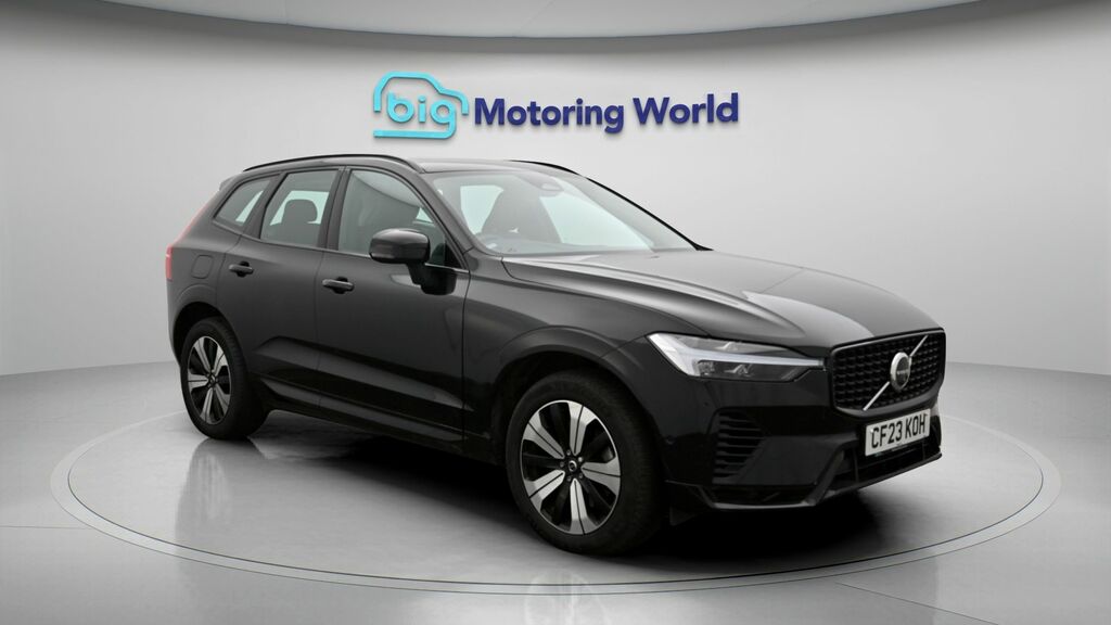 Volvo XC60 Plus Black