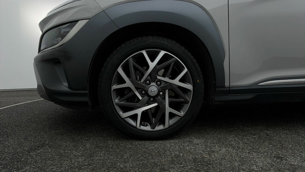 Hyundai Kona Hatchback White #17