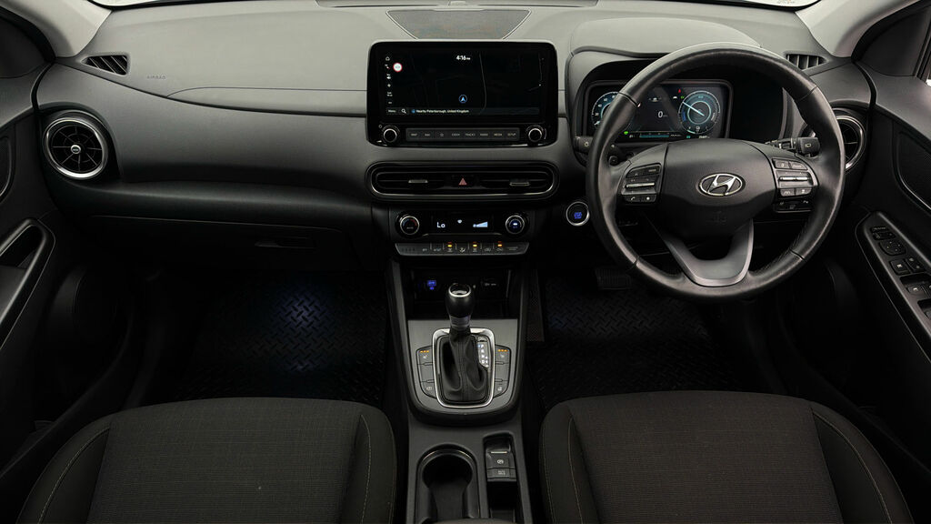 Hyundai Kona Hatchback White #12