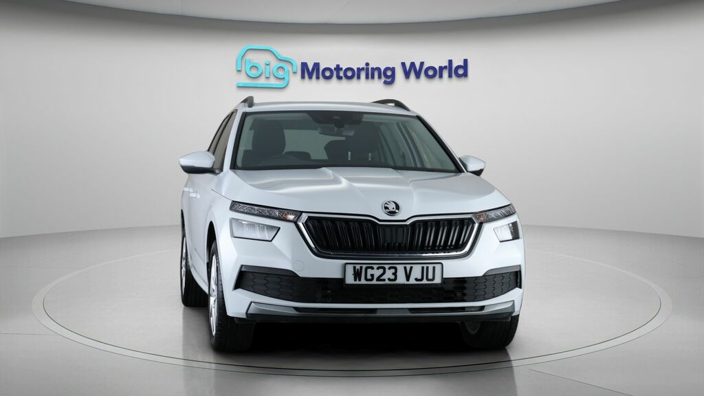 Skoda Kamiq Se Drive WG23VJU White #2