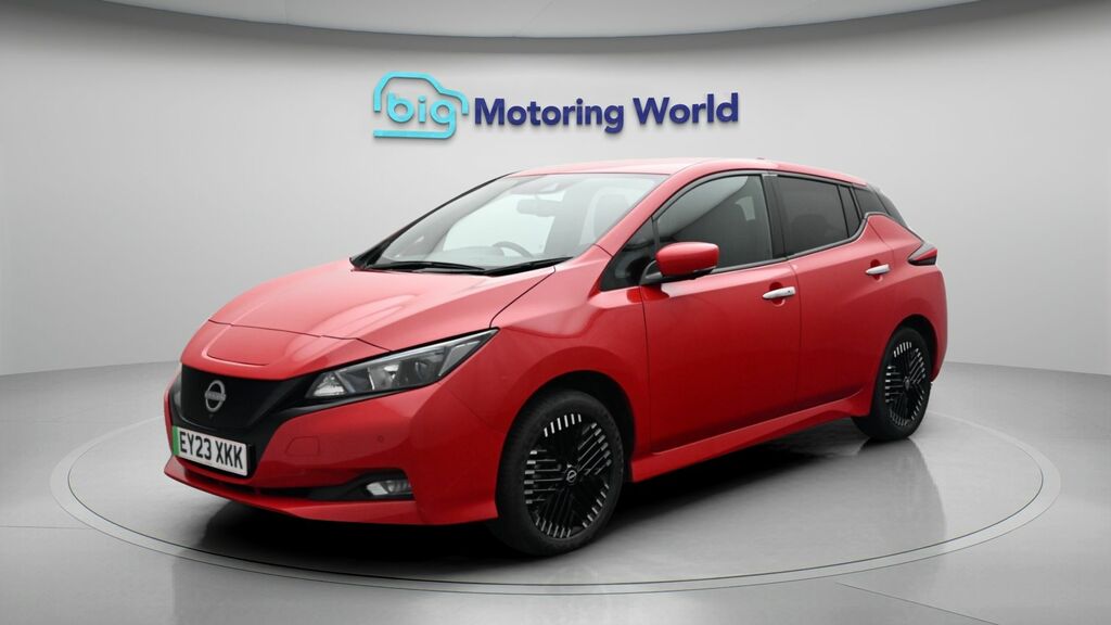 Nissan Leaf E N-connecta Red #3