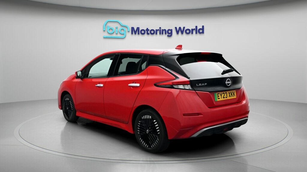 Nissan Leaf E N-connecta Red #5