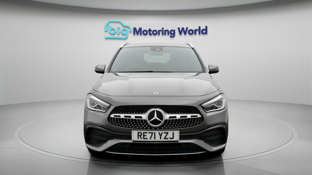 Mercedes-Benz GLA Class Exclusive Edition Grey #2