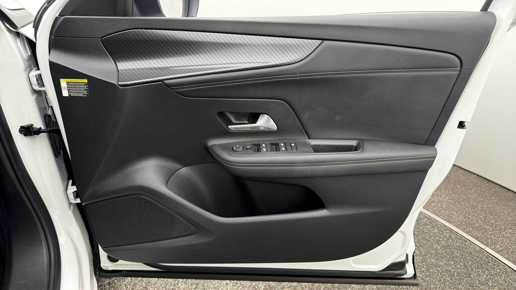 Vauxhall Mokka-e 100Kw Ultimate 50Kwh Green #13