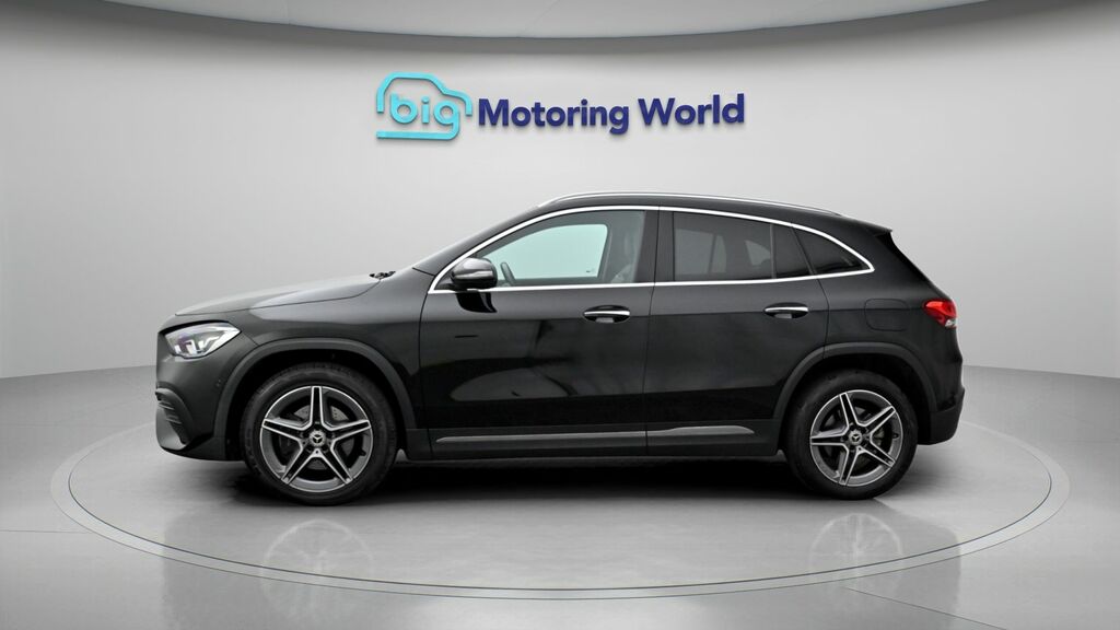 Mercedes-Benz GLA Class Exclusive Edition Black #4